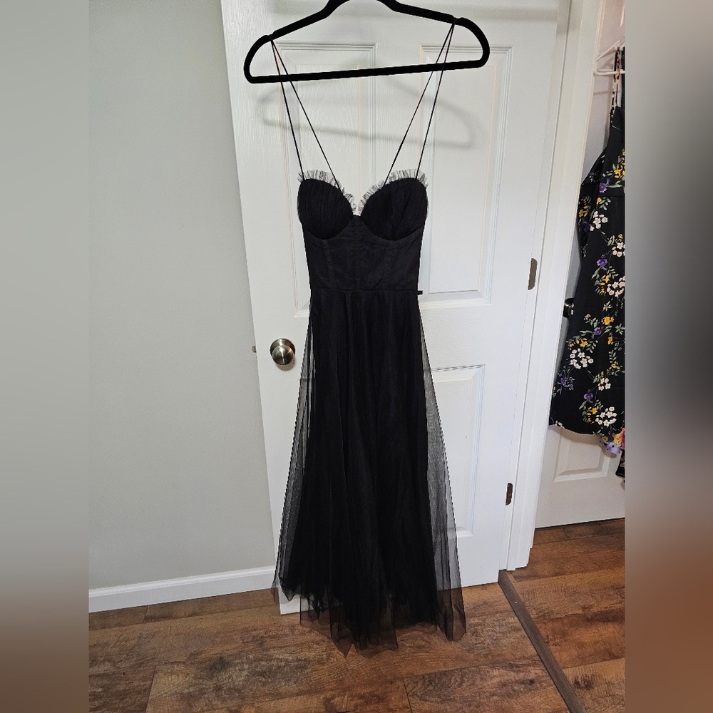 SMITTEN SWEETHEART NECKLINE CHIFFON MIDI DRESS BLACK XS